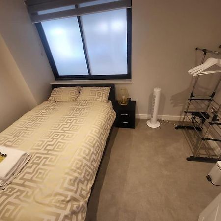 Entire Reigate Apartment Hosted By Pius Exterior photo