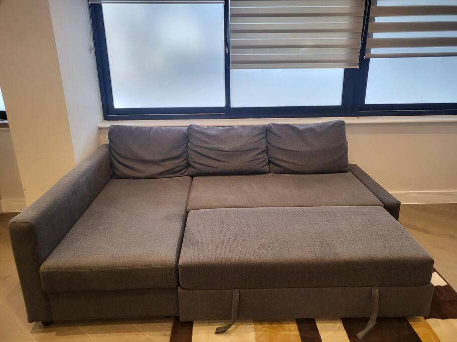 Entire Reigate Apartment Hosted By Pius Exterior photo