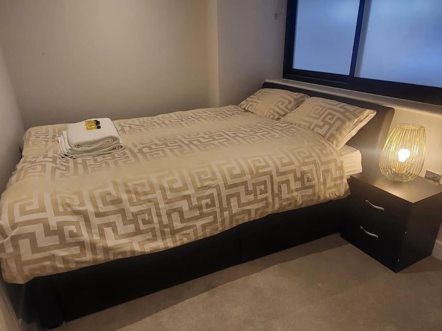 Entire Reigate Apartment Hosted By Pius Exterior photo